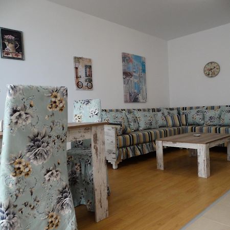 Lora Boutique Apartment Pomorie Exterior foto