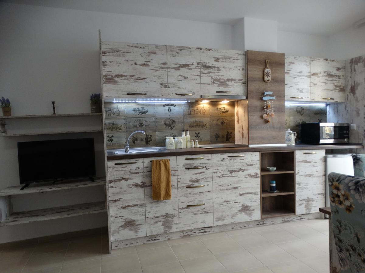 Lora Boutique Apartment Pomorie Exterior foto