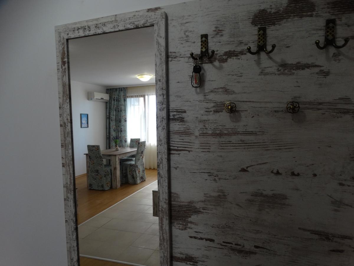 Lora Boutique Apartment Pomorie Exterior foto